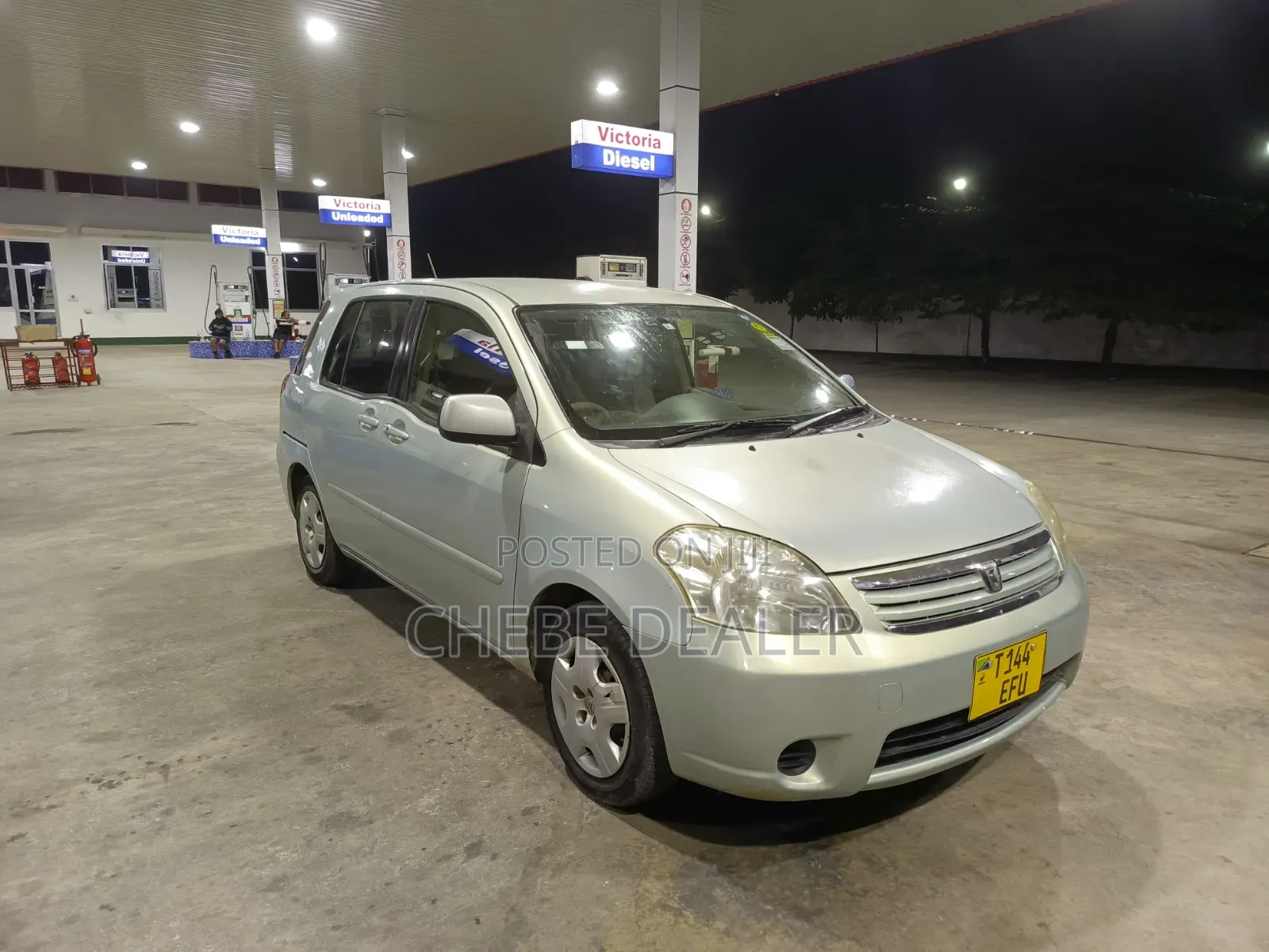 Toyota Raum 2005 Silver