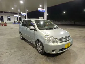 Toyota Raum 2005 Silver