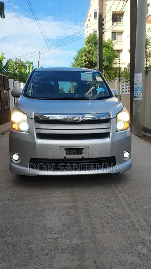 Toyota Noah 2008 Silver