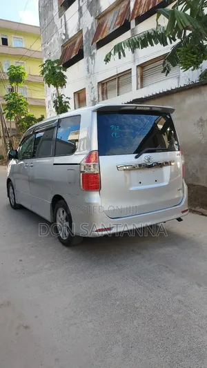 Toyota Noah 2008 Silver