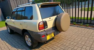 Toyota RAV4 1999 Silver
