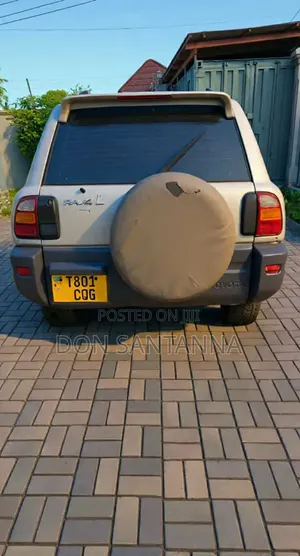 Toyota RAV4 1999 Silver