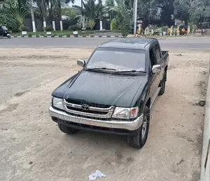 Toyota Hilux 2002 Green