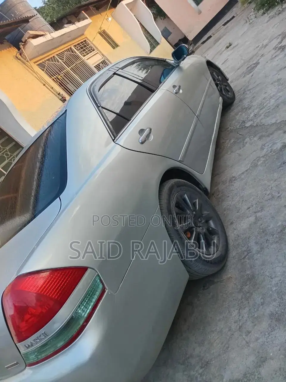 Toyota Mark II 2000 Silver
