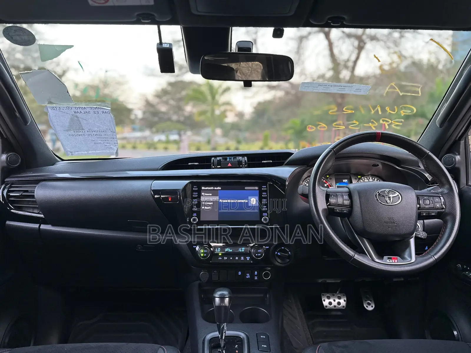 Toyota Hilux 2023 Off white