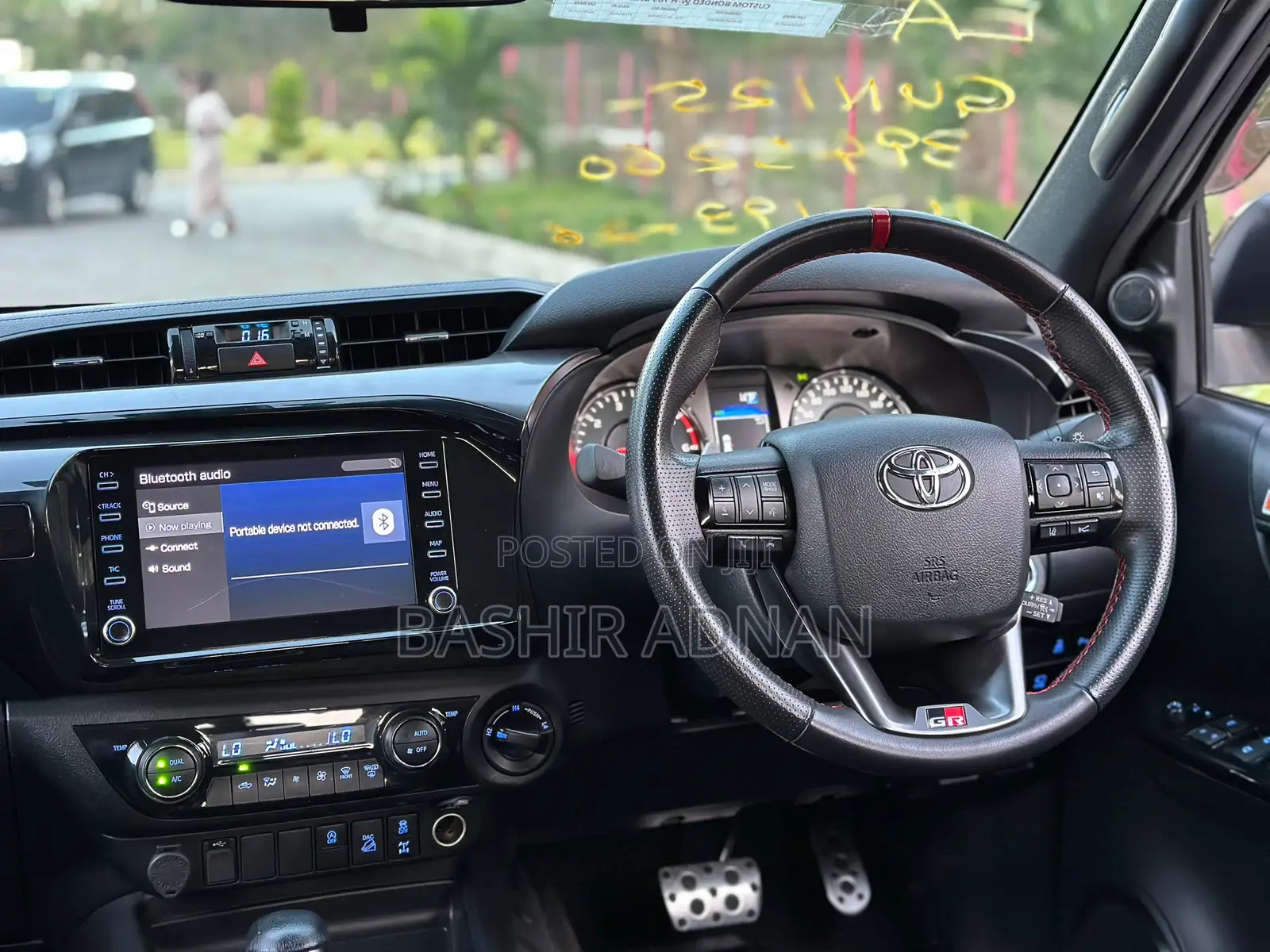 Toyota Hilux 2023 Off white