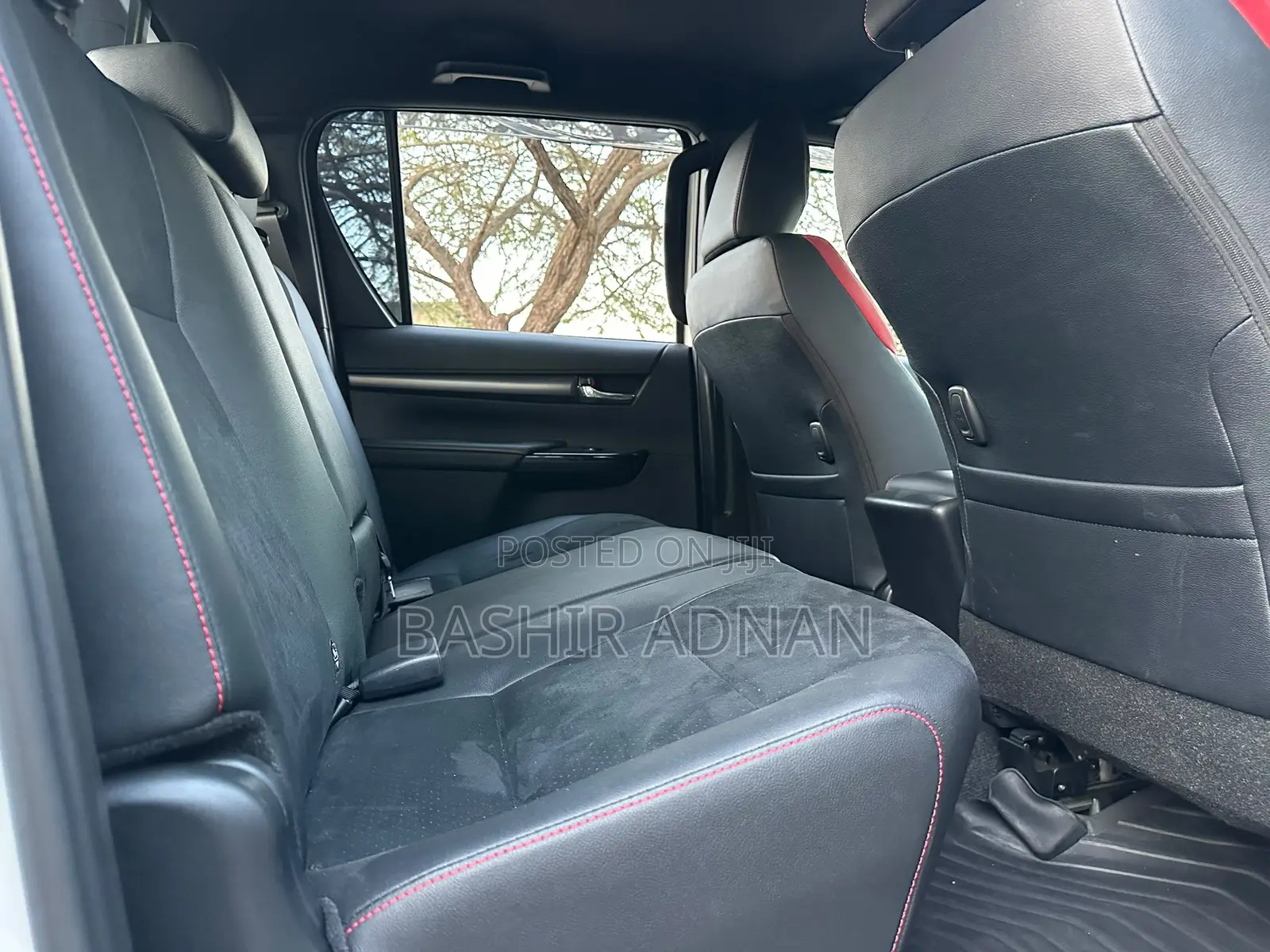 Toyota Hilux 2023 Off white