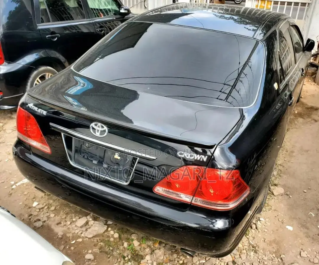 Toyota Crown Royale 2005 Black