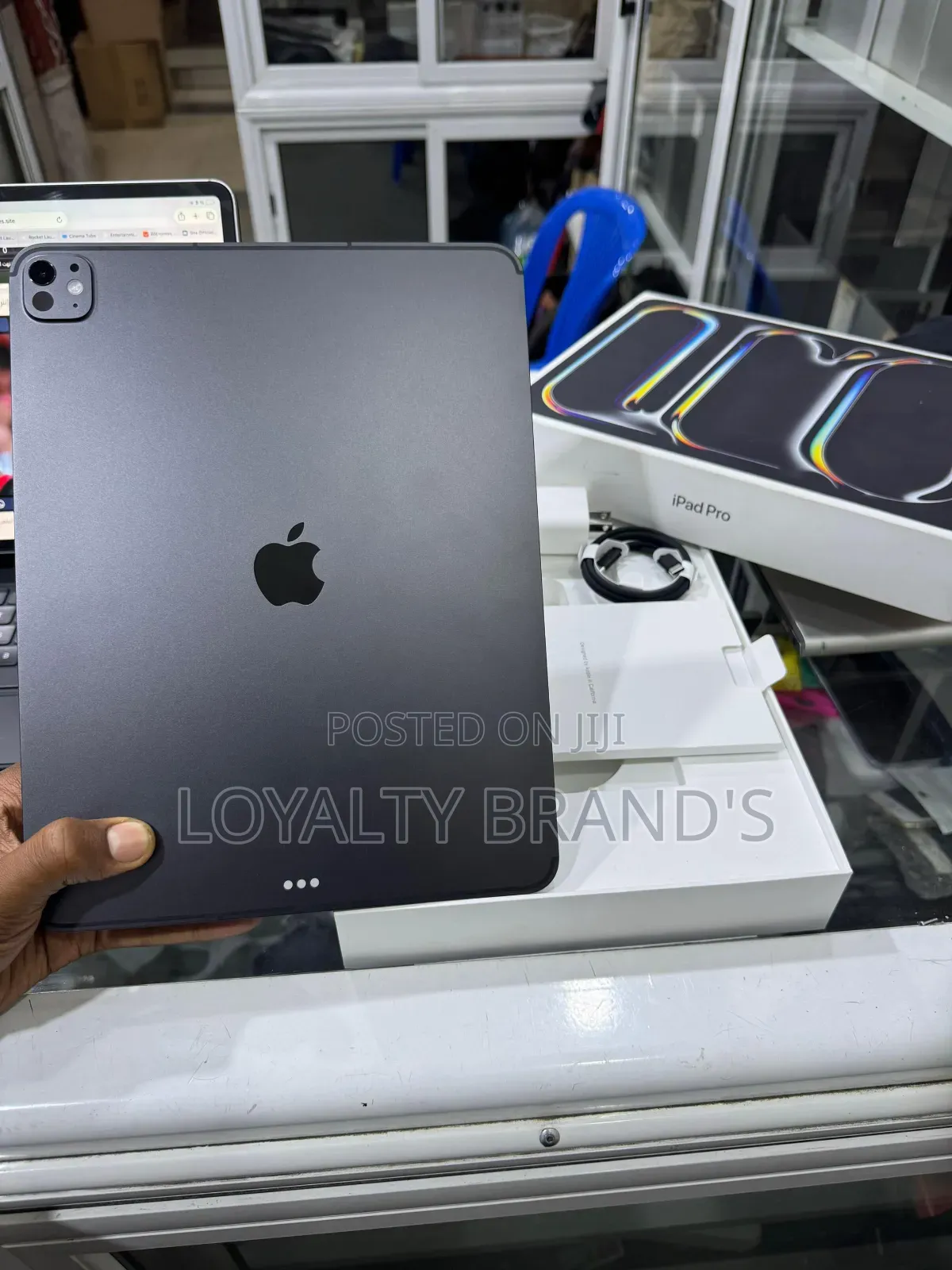 New Apple iPad Pro 13 (2025) 256 GB