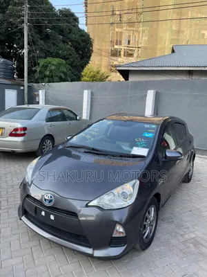 Toyota Aqua 2013 Gray