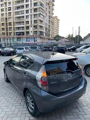 Toyota Aqua 2013 Gray