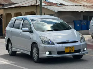 Toyota Wish 2005 Silver