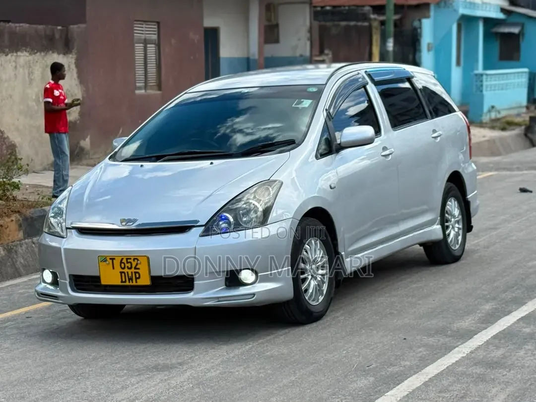 Toyota Wish 2005 Silver