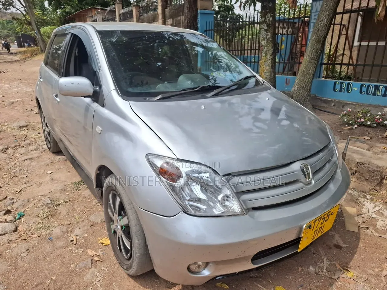 Toyota IST 2004 Silver