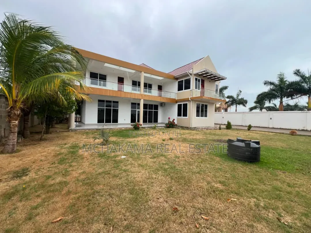 5bdrm Block of Flats in Mchakama Real Estate, Mbweni for sale