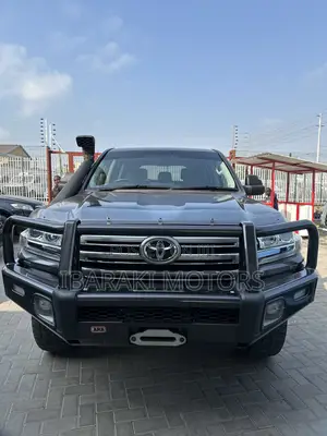 Toyota Land Cruiser 4.5 V8 VXR 2019 Gray