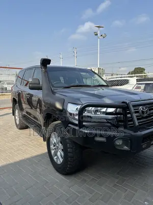 Toyota Land Cruiser 4.5 V8 VXR 2019 Gray