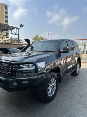 Toyota Land Cruiser 4.5 V8 VXR 2019 Gray