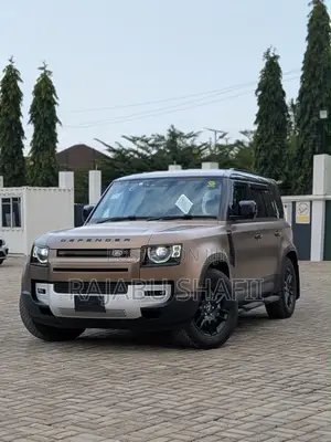 Land Rover Defender 2024