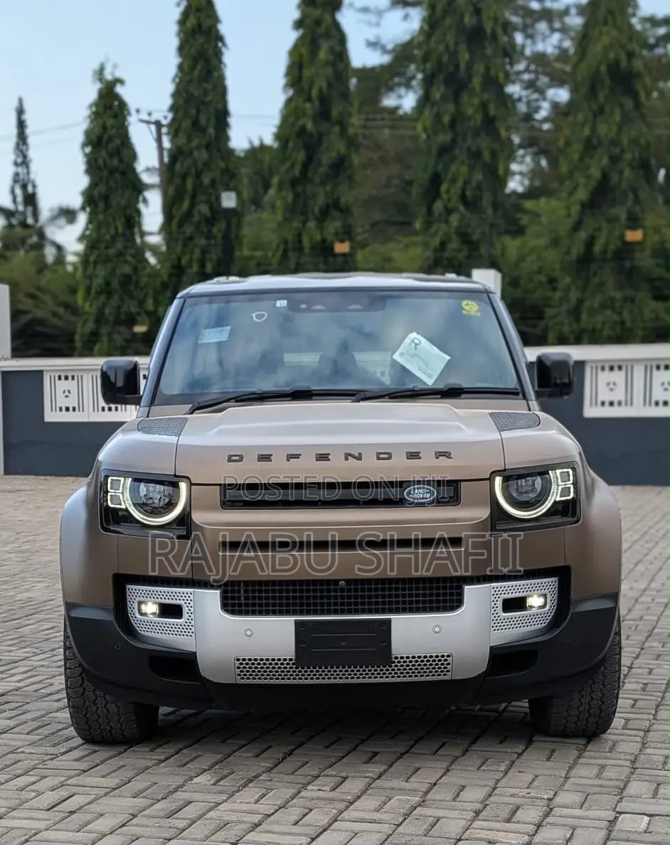 Land Rover Defender 2024