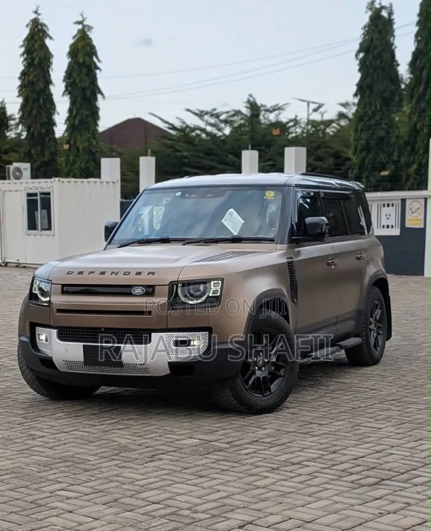 Land Rover Defender 2024