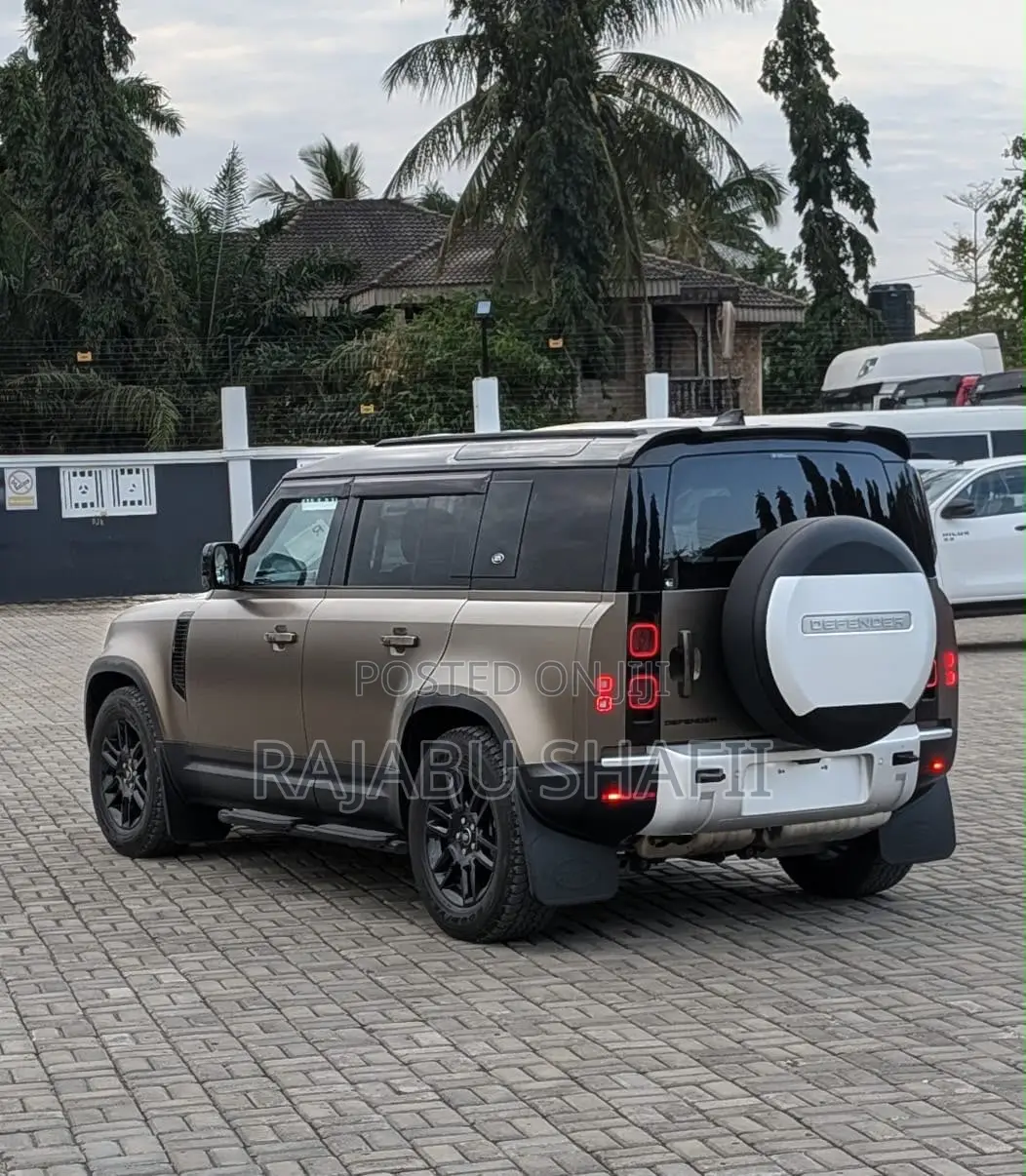 Land Rover Defender 2024