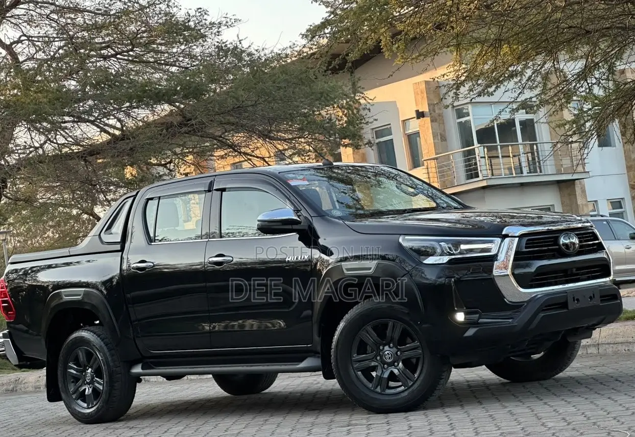 Toyota Hilux 2023 Black