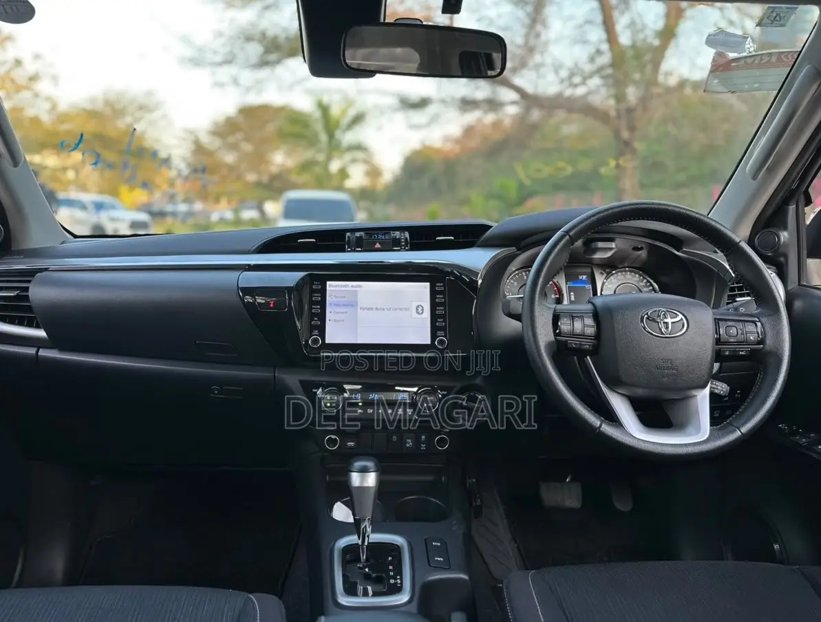Toyota Hilux 2023 Black