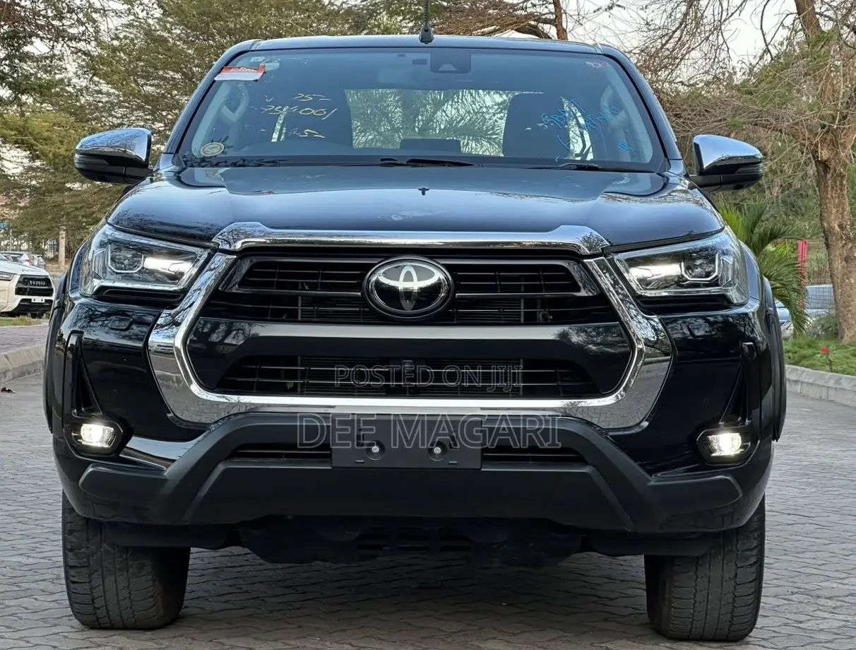Toyota Hilux 2023 Black