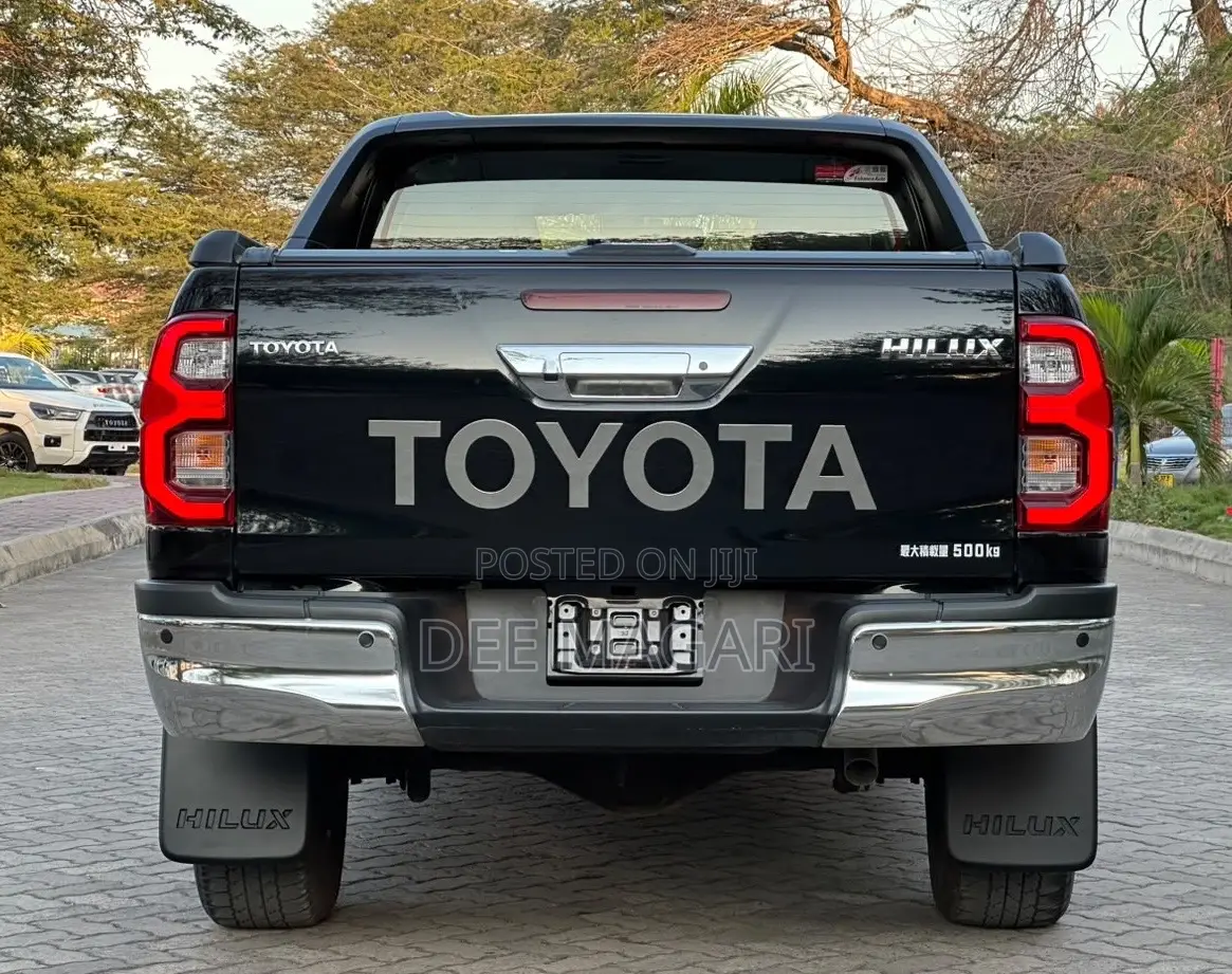 Toyota Hilux 2023 Black