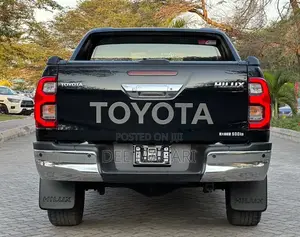 Toyota Hilux 2023 Black