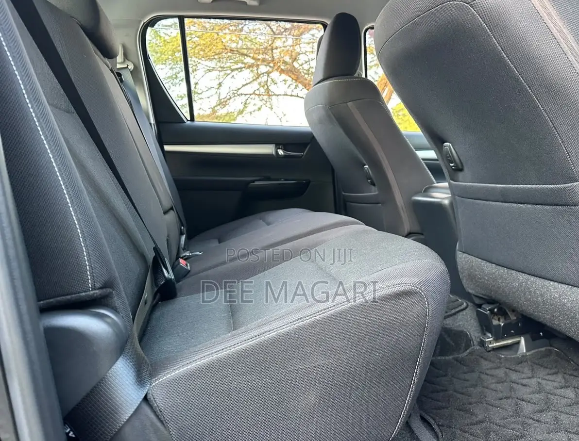 Toyota Hilux 2023 Black