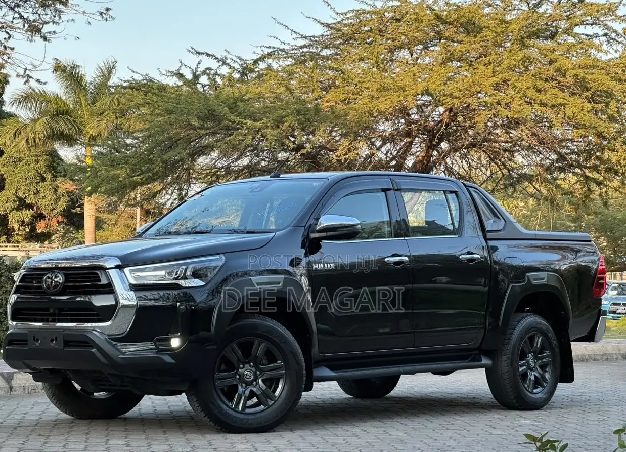 Toyota Hilux 2023 Black