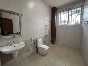 5bdrm House in Mbweni Mpiji, Kinondoni for sale