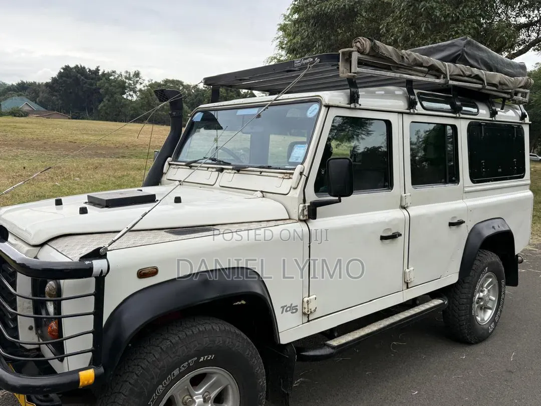 Land Rover Defender 2000 White