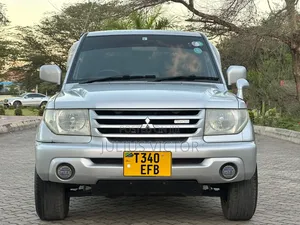 Mitsubishi Pajero 2002 Silver
