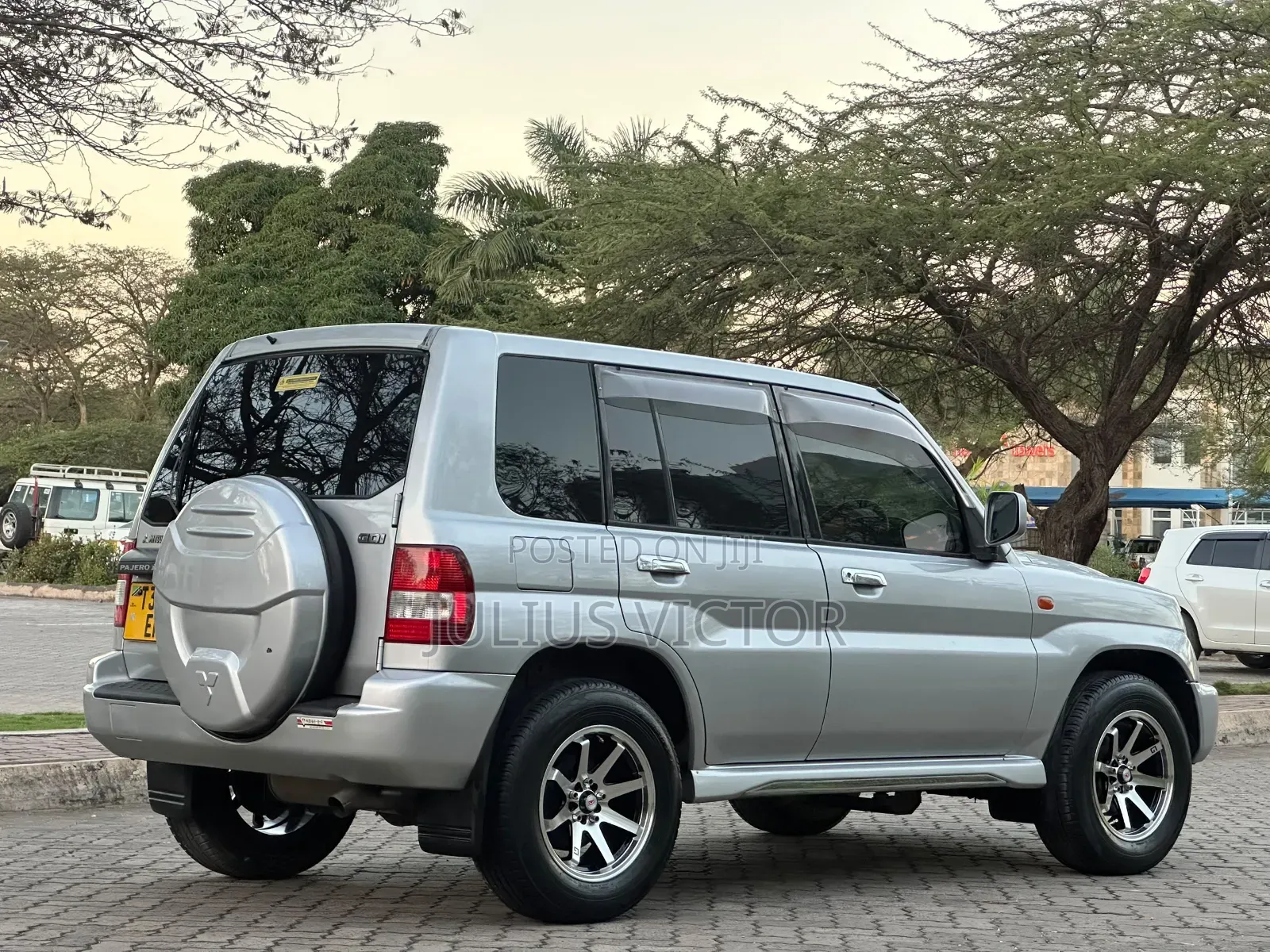 Mitsubishi Pajero 2002 Silver