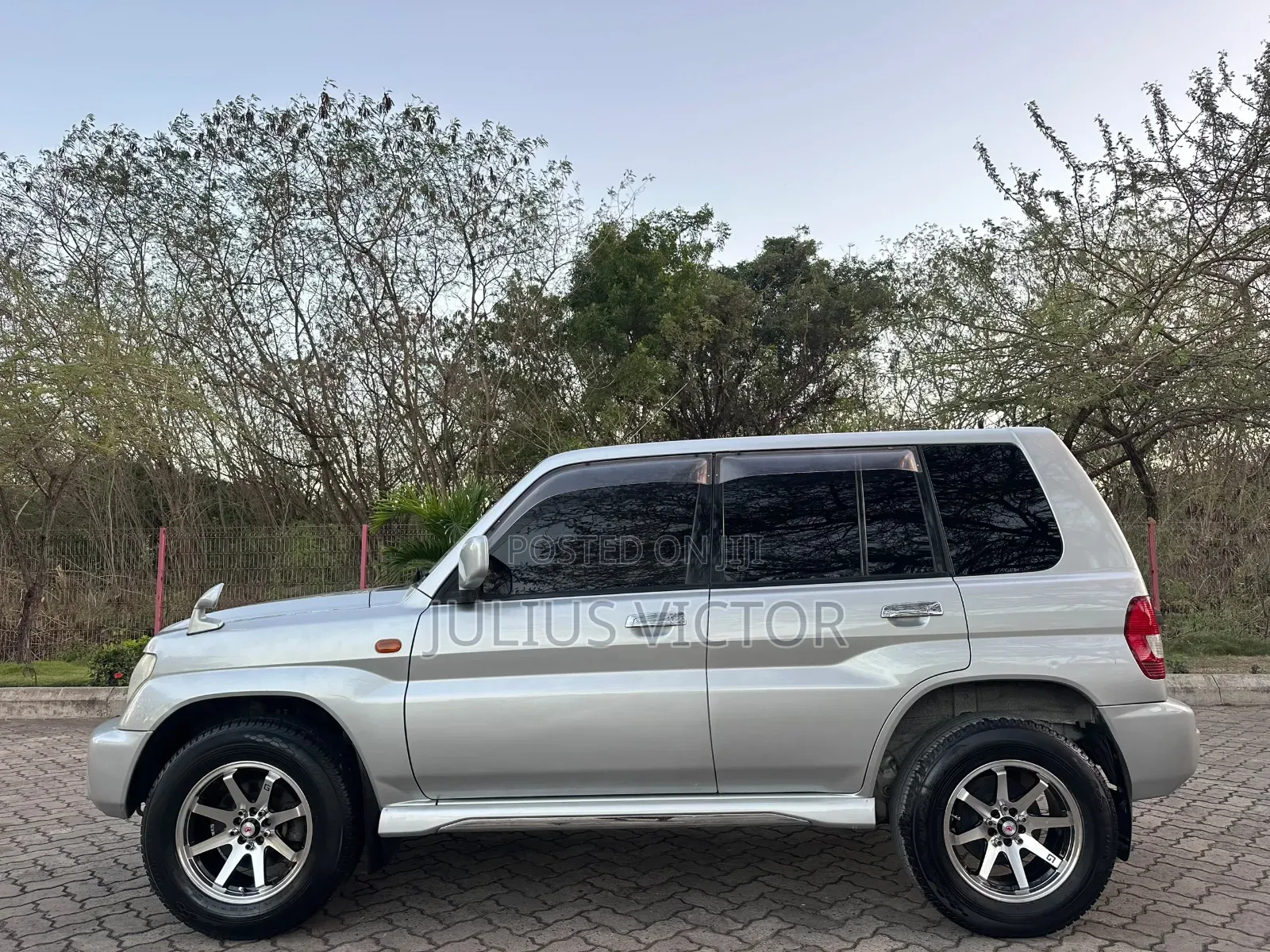 Mitsubishi Pajero 2002 Silver