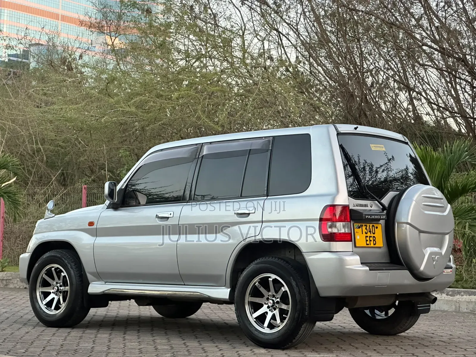 Mitsubishi Pajero 2002 Silver