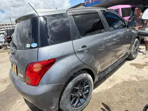 Toyota IST 2005 Gray