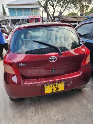 Toyota Vitz 1.0 FWD 5dr 2005 Maroon