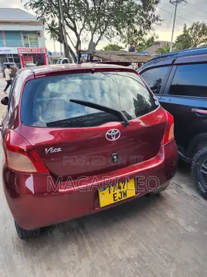 Toyota Vitz 1.0 FWD 5dr 2005 Maroon