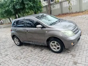 Toyota IST 2005 Gray