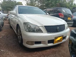 Toyota Crown 2006 White