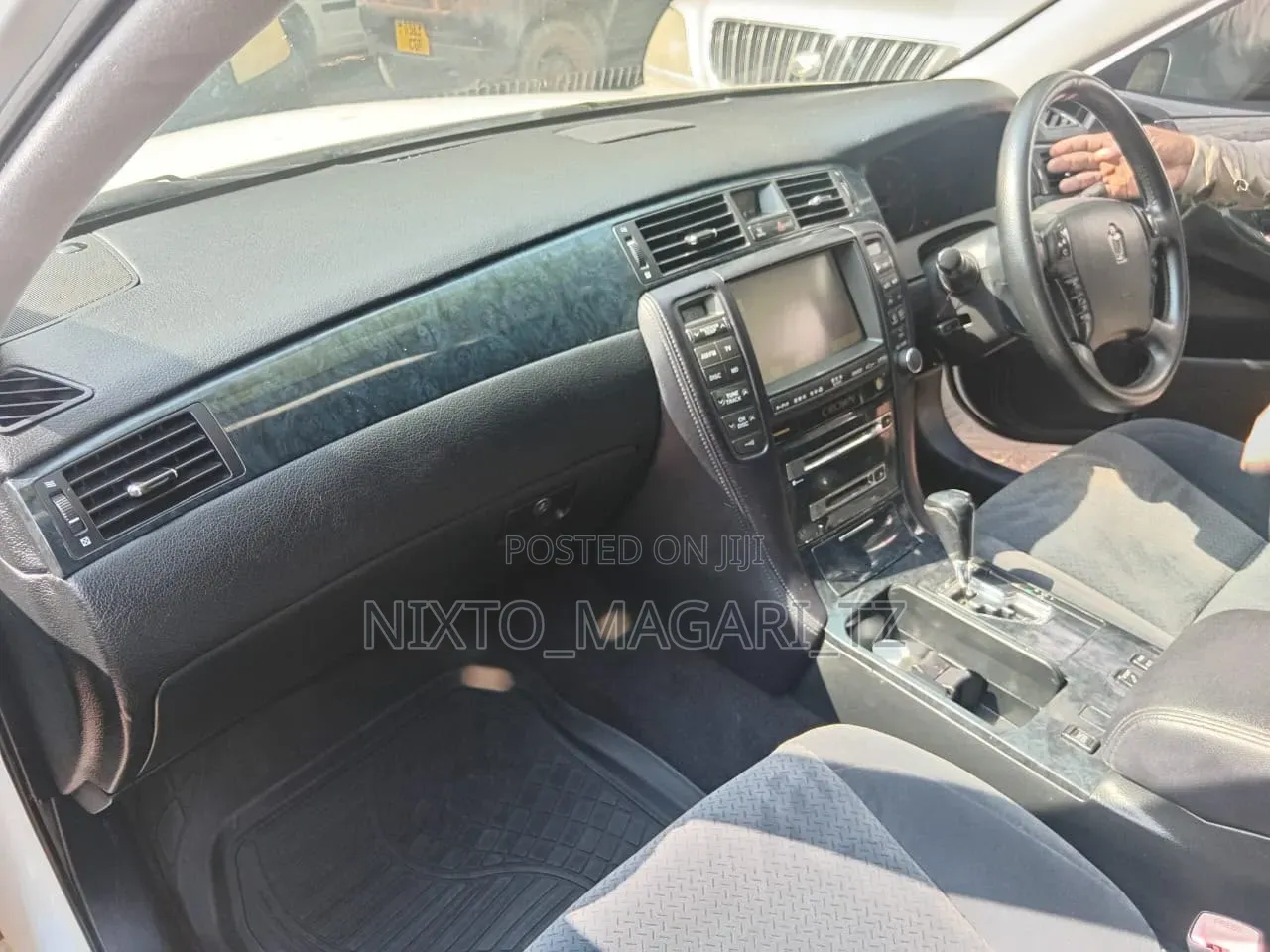 Toyota Crown 2006 White