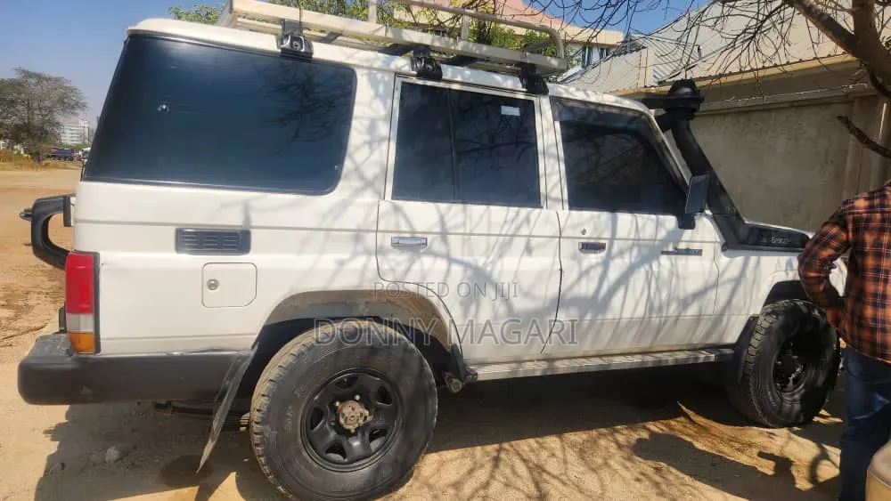 Toyota Land Cruiser 2019 White