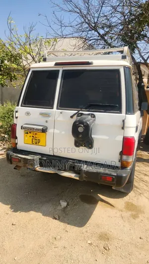 Toyota Land Cruiser 2019 White