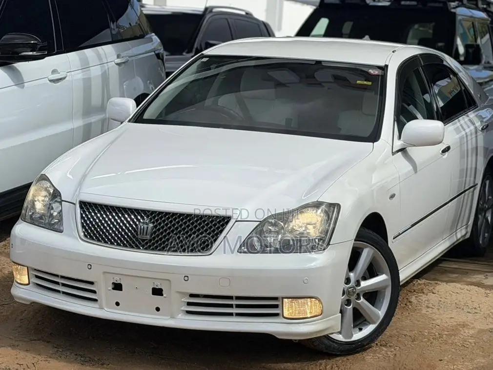 Toyota Crown 2004 White