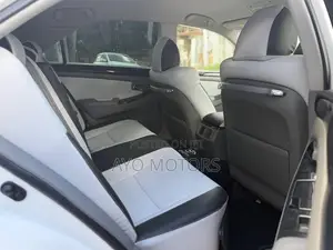 Toyota Crown 2004 White