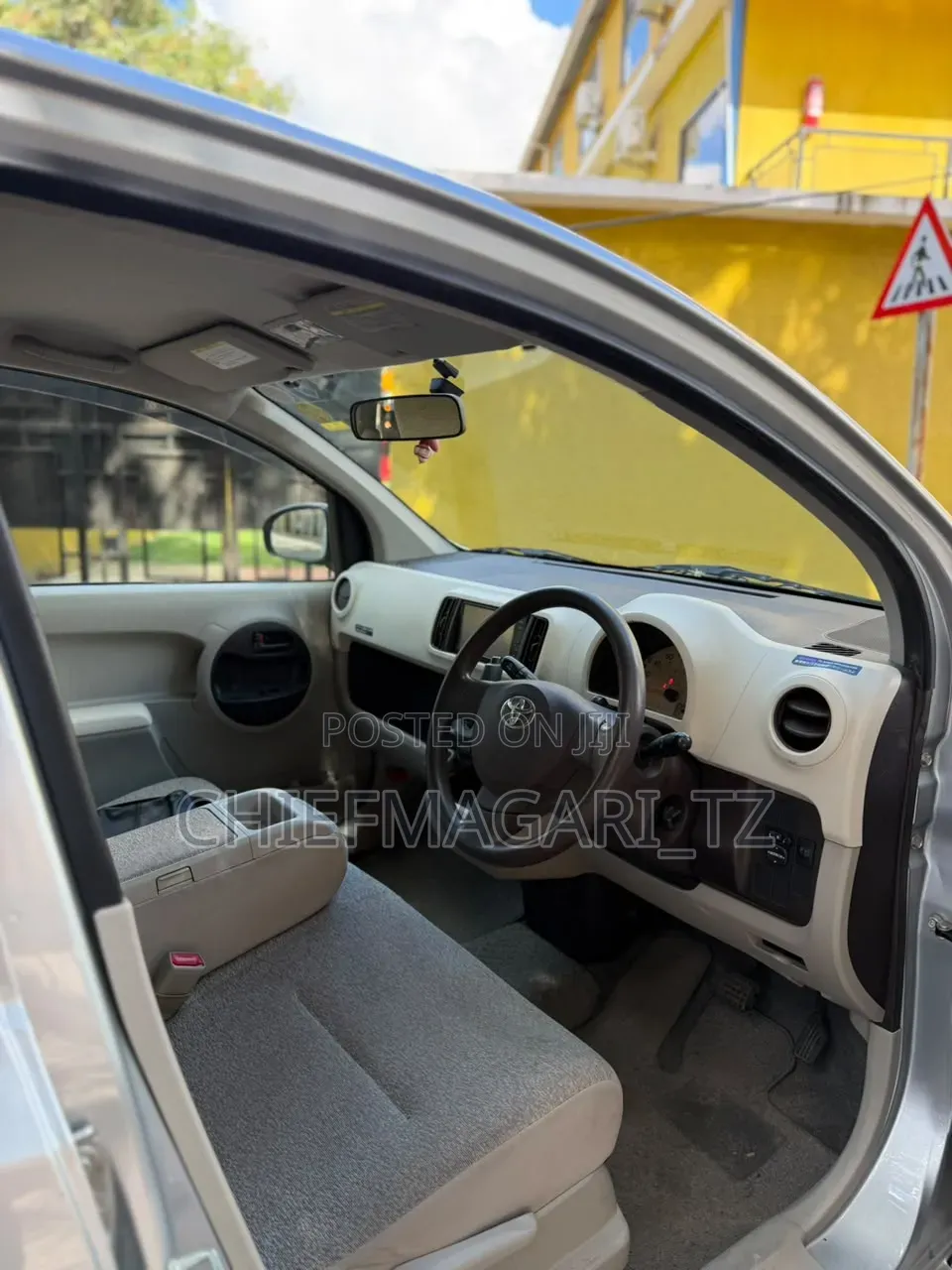 Toyota Passo 2012 Silver